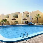 아파트 Amazing Complex Pool View & Relax 아데제